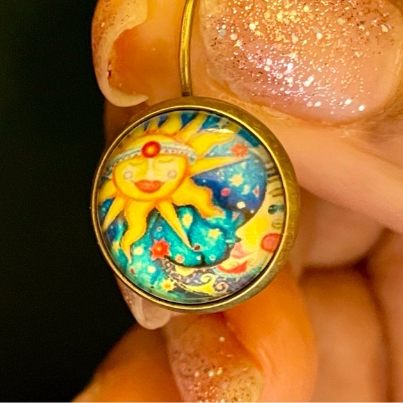 Sun moon photo glass cabochon dangle earrings. Pierced. Bronze tone. Fun - Picture 4 of 5